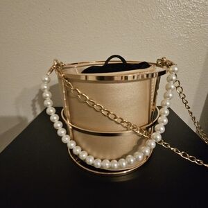 Elegant Gold Bucket Bag with Pearl Chain